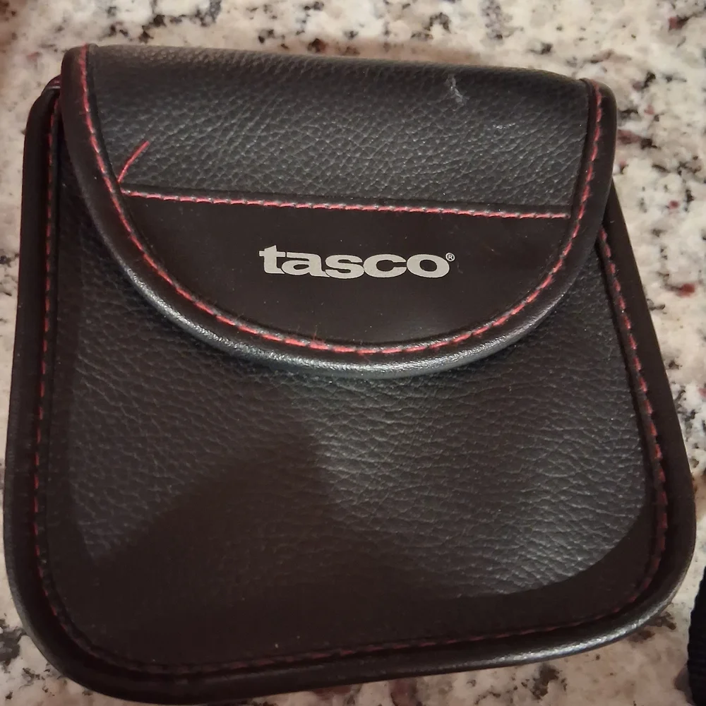 Tasco Compact Zoom Binoculars With Soft Case.
